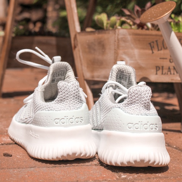 All white adidas cloud foam - Picture 5 of 5